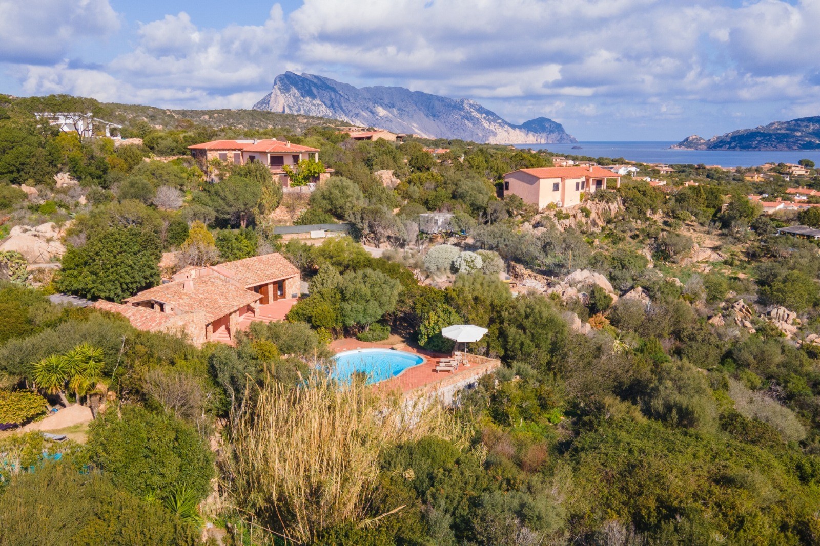 Wunderschöne Villa mit Meerblick in Cala Ginepro, Punta Molara, San Teodoro