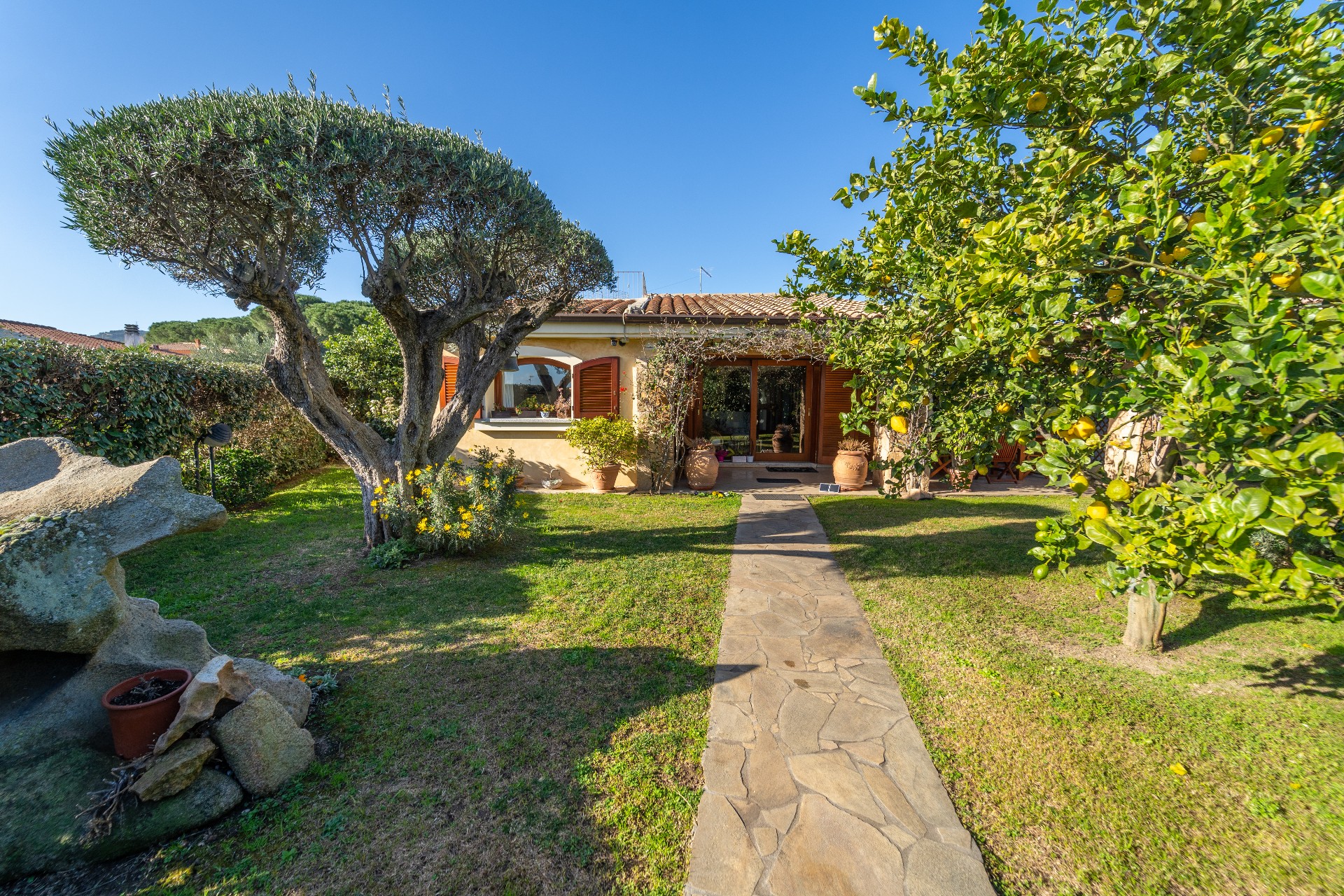 Villa with large, well-kept garden in Porto San paolo 